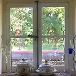 Maison Dans Un Parc *