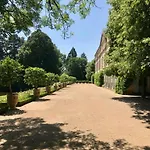 Maison Dans Un Parc