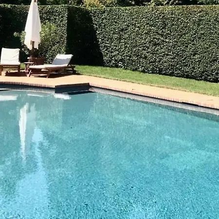 Maison Dans Un Parc Vila Parentignat